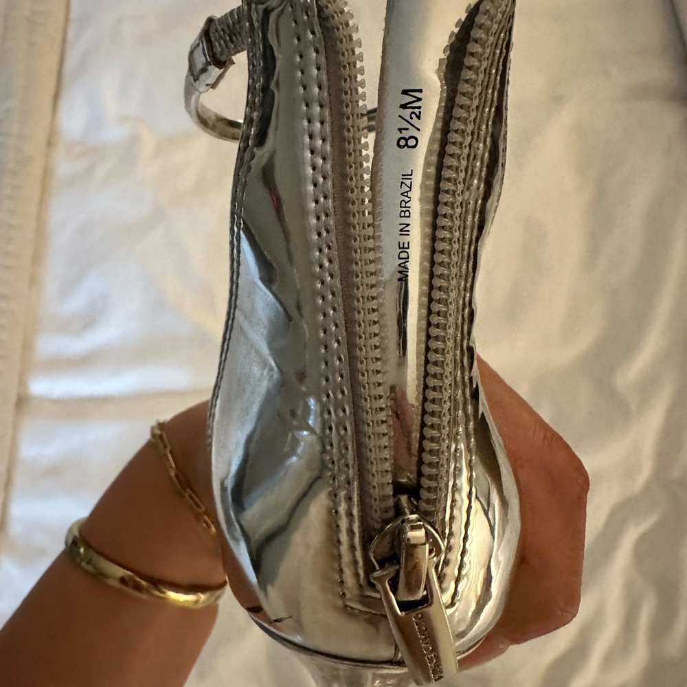 Silver Vince Camuto Heels sz 8.5 womens - Picture 7 of 7